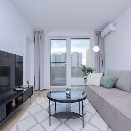 Modern Near & Free Parking & Easy Access *