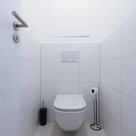 Modern Near & Free Parking & Easy Access Apartmán