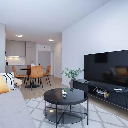 Modern Near & Free Parking & Easy Access * 브라티슬라바