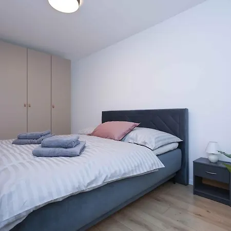 Modern Near & Free Parking & Easy Access *