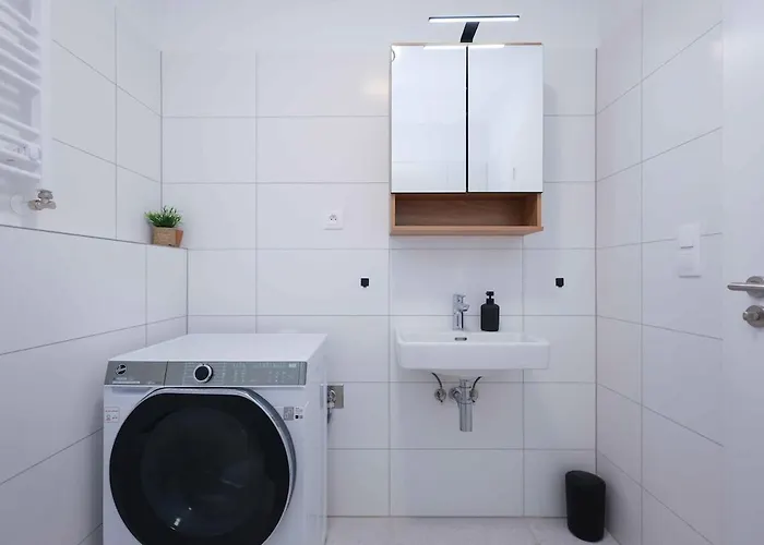 Modern Near & Free Parking & Easy Access Apartment Bratislava