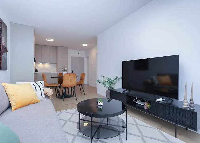 Modern Near & Free Parking & Easy Access * Братислава