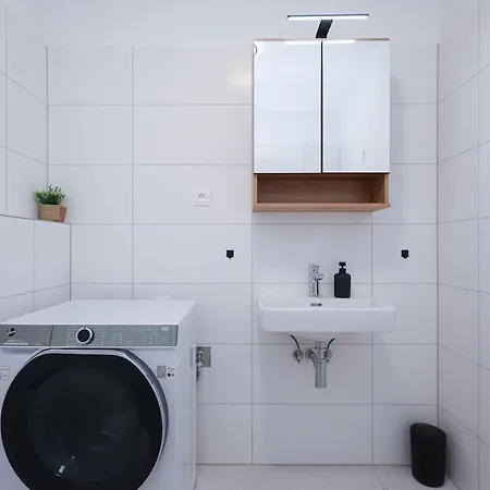 Modern Near & Free Parking & Easy Access Appartement Bratislava